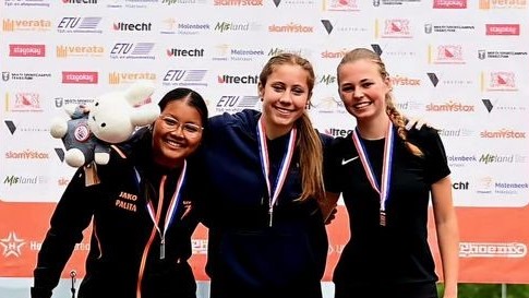 Jolie podium 16 bij 9